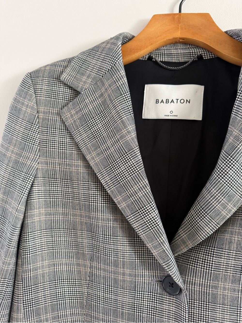 Aritzia Babaton “Trent” Grey Brown Plaid Trench Coat Size 0 - Picture 4 of 11
